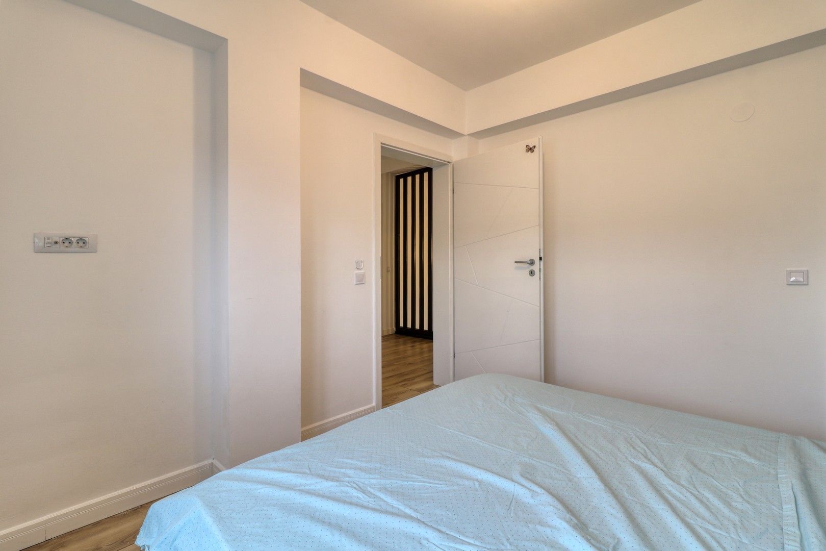 TUNARI- VILĂ MODERNĂ  INDIVIDUALĂ P+1- Toate utilitatile - Poză 10