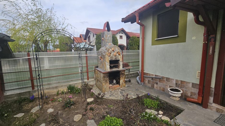 Vila spațioasă tip duplex – ideală pentru două familii Prundu, Pitești - Poză 15