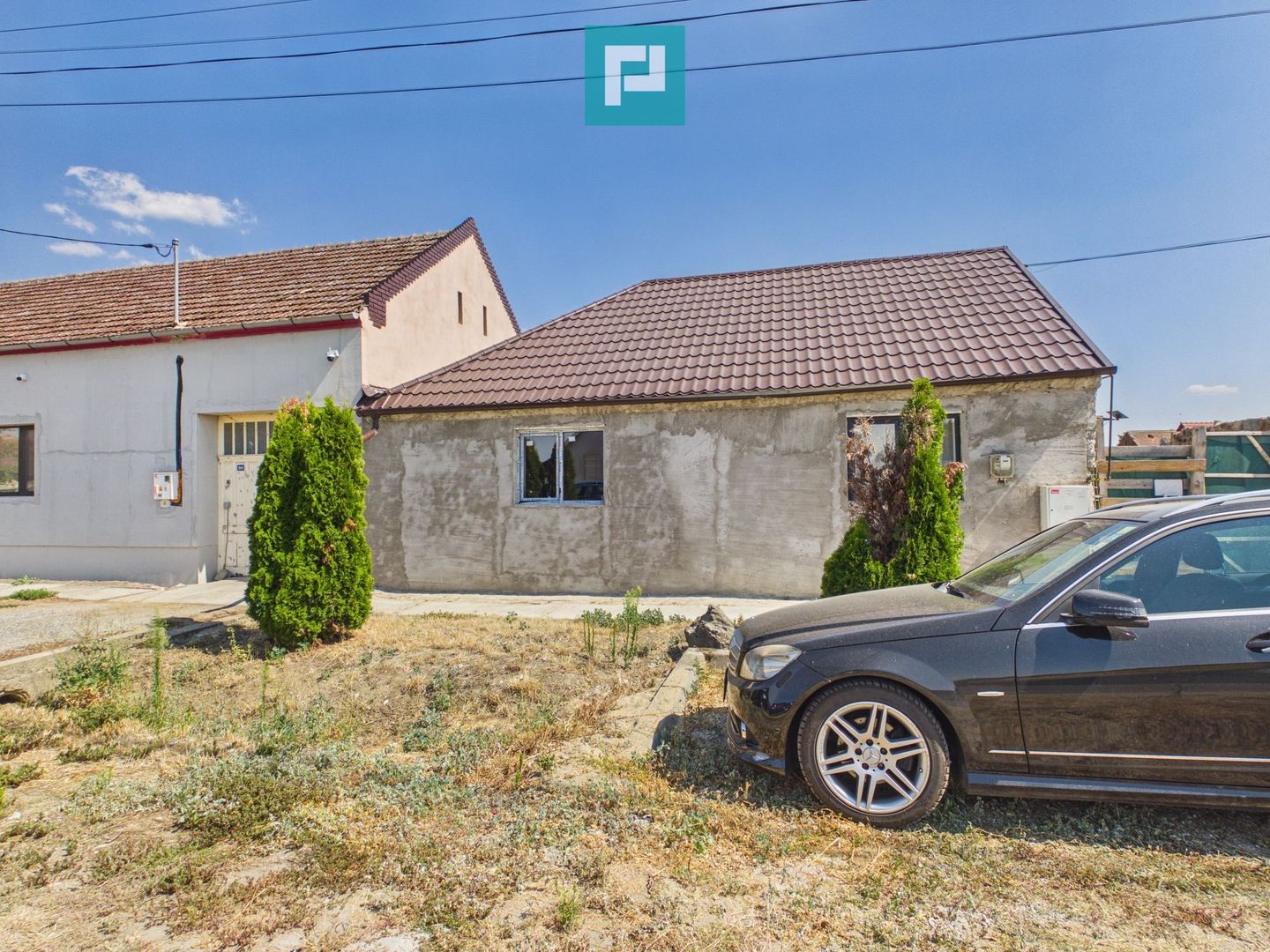 Casă cu teren de 2.134 mp în Sântana | 5 camere - Poză 2