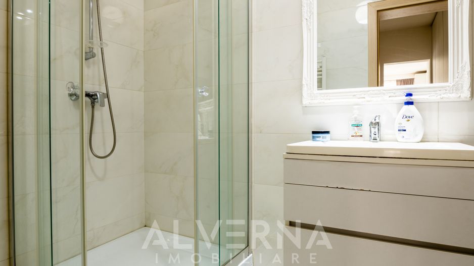 Casa individuala, 219mp, 5 camere, 4 terase, curte, zona Dambul Rotund - Poză 38