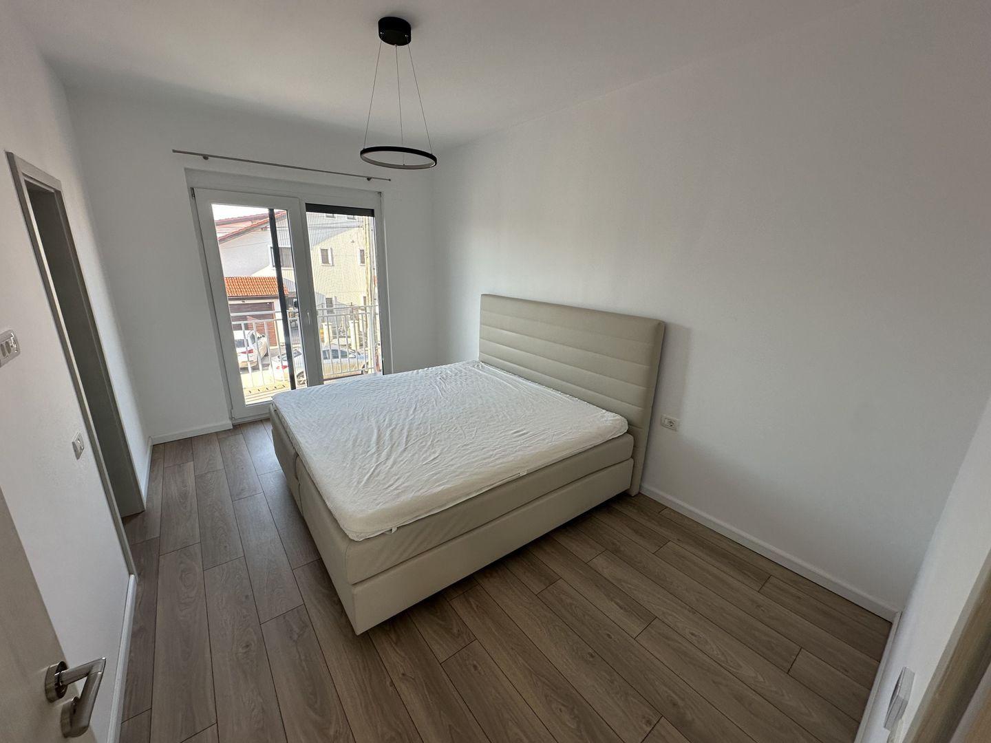 Duplex despărtit  prin garaj zona Ikea - Poză 18