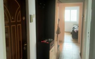 Vand apartament 3 camere in  Dambu , etaj intermediar - Poză 3