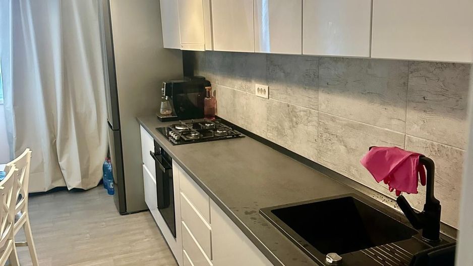 Apartament 2 camere,suprafata generoasa,mobilat si utilat,loc parcare subteran - Poză 4