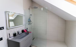 VILĂ MODERNĂ DE LUX CU PISCINĂ, FOTOVOLTAICE ȘI FOIȘOR – BREAZA - Poză 35