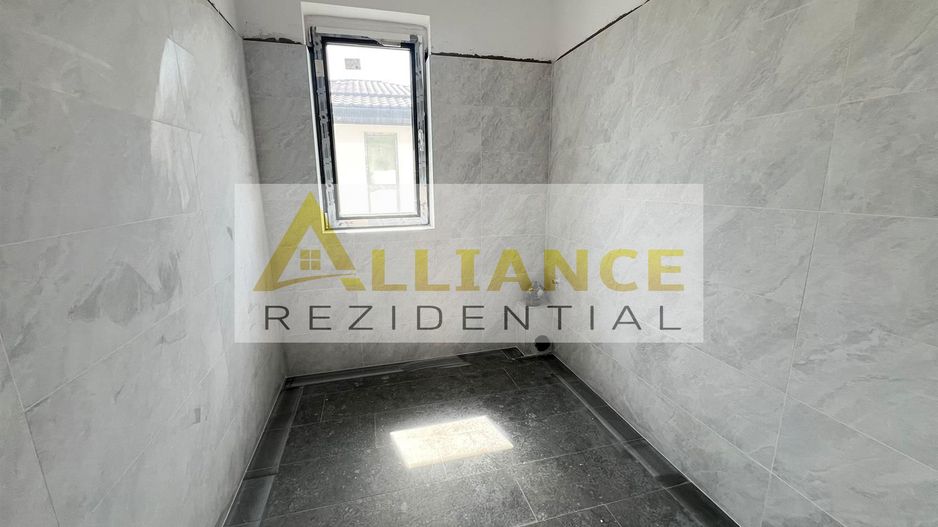 Vila Individuala - 5 camere-3 bai-Strada Miorita-500 M  de STV - Poză 23