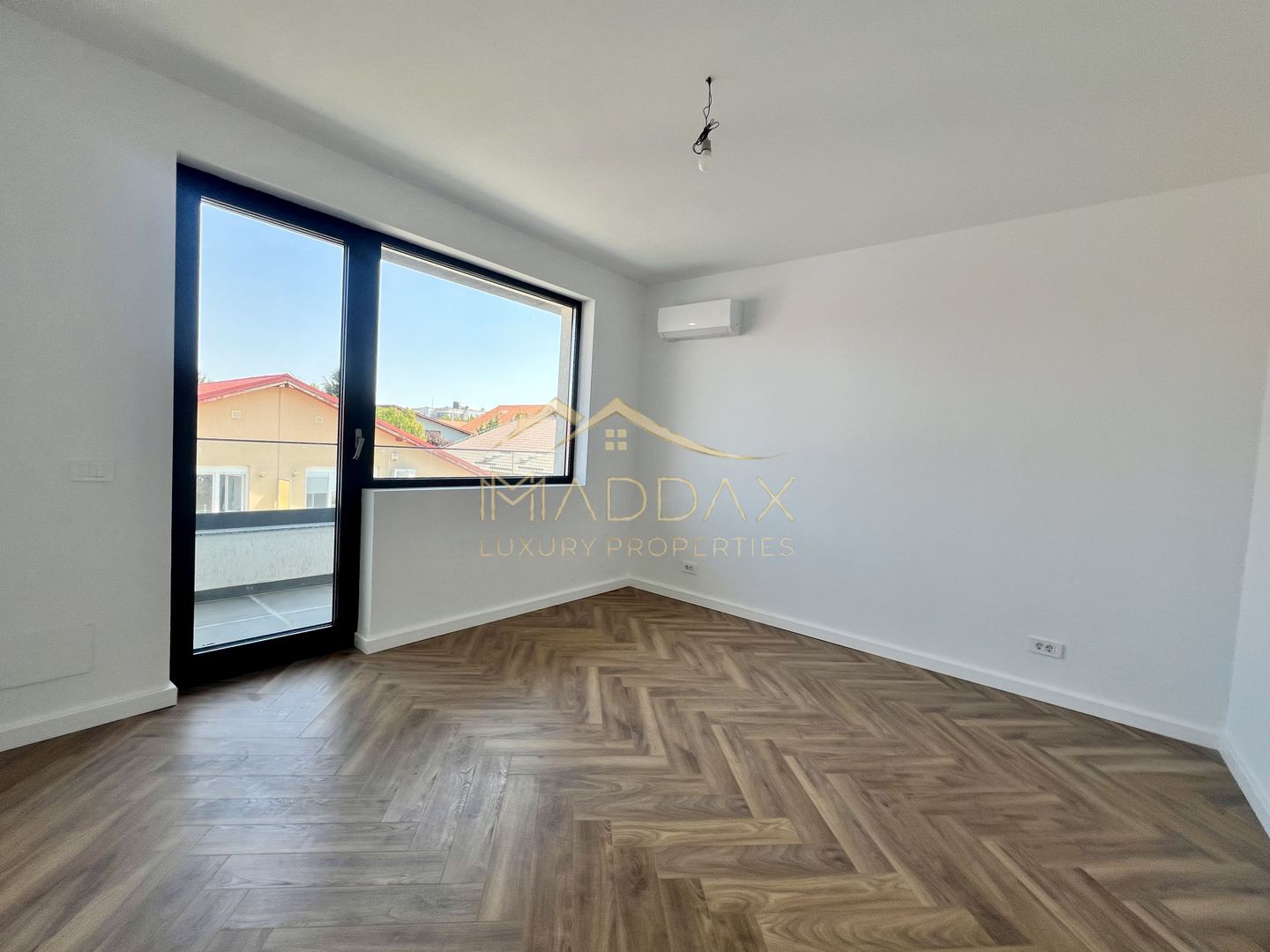 Vilă **6 camere  **451mp // Zona Iancu Nicolae - Poză 59