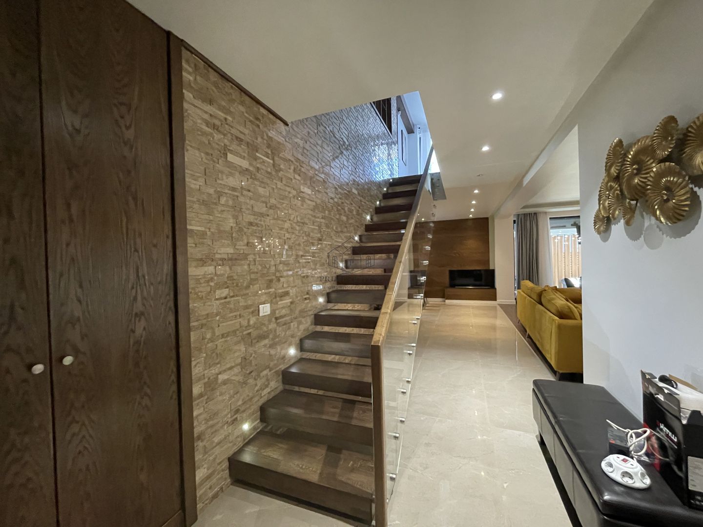 VILA CU 5 CAMERE LA INCHIRIERE LANGA BRITISH SCHOOL - Poză 25