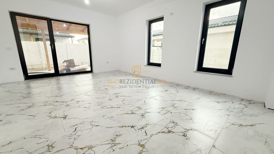Vila individuala cu 5 camere / 3 bai / dressing / teren 343 mp - Poză 4