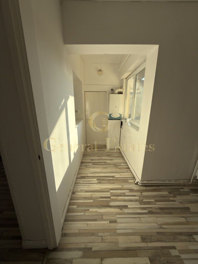 Apartament spatios cu 3 camere - Poză 7