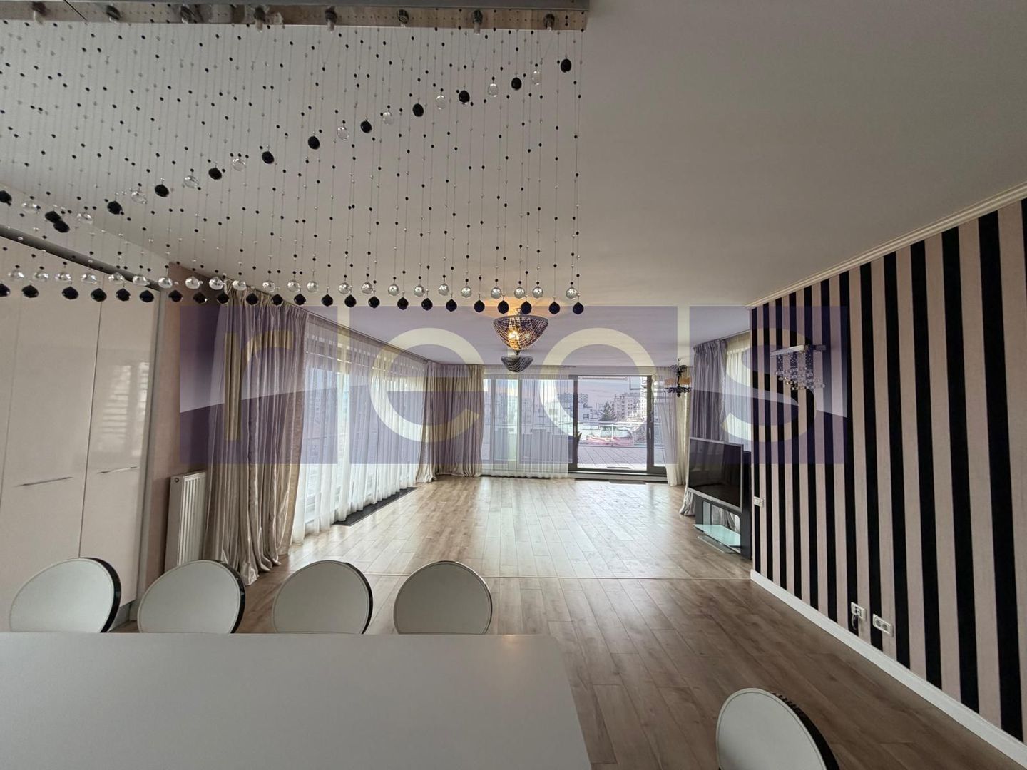 VANZARE PENTHOUSE DEOSEBIT 181MP | TERASA 280MP | MOBILAT - UTILAT LUX - Poză 32