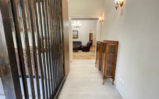 Apartament frumos in zona centrala - Poză 1