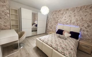 Apartament Modern 3 camere-renovat-curte, pod-Ultracentral - Poză 1