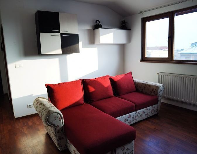Apartament - mansarda 78.000 Girocului - Poză 1
