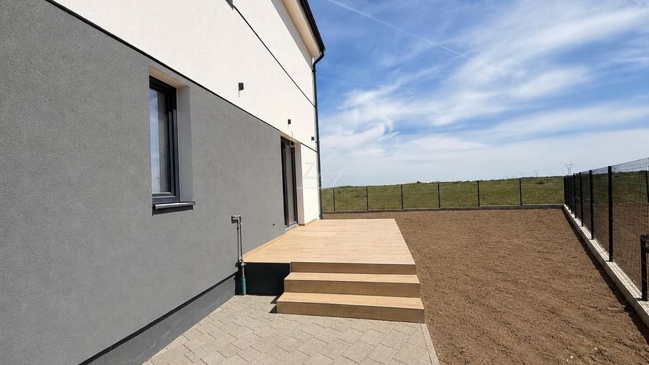 COMISION 0! Duplex finalizat. 5 camere, 3 bai. Panouri fotovoltaice. - Poză 3