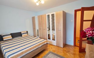 Apartament mare, decomandat, bucatarie separata. PET FRIENDLY. - Poză 1