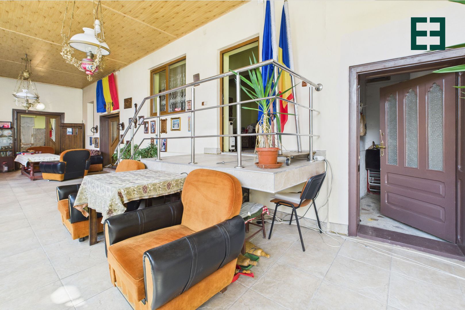 Casă cu 10 camere și 1437 mp teren în Ineu - Arad - Poză 27