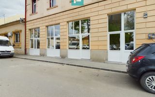 Spațiu comercial de închiriat - Poză 1