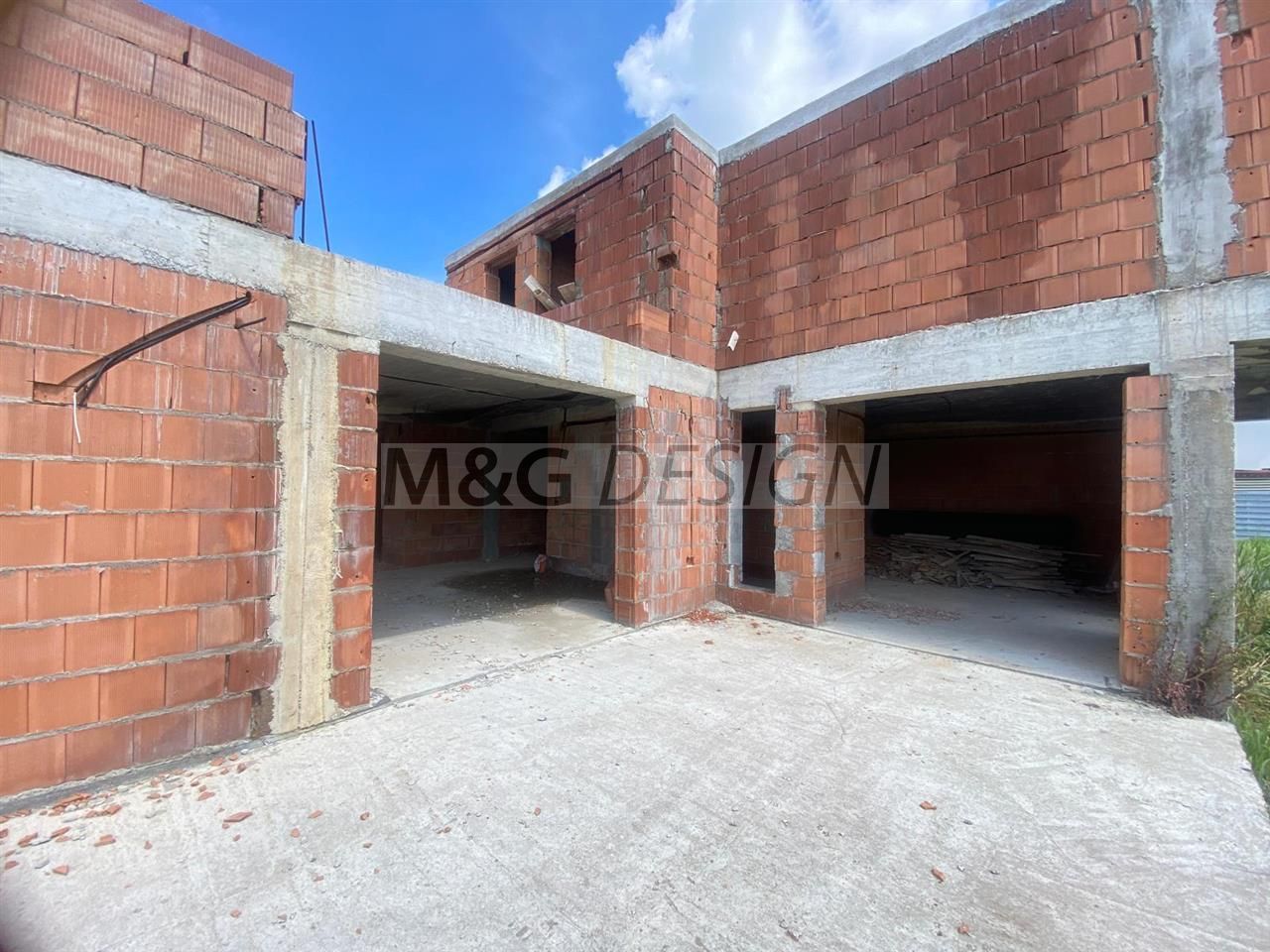 Sacalaz casa la rosu - Poză 1