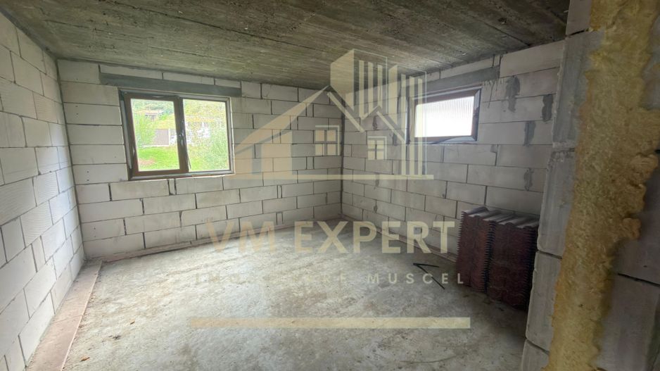 CASĂ 6 CAMERE TEREN 5736 MP LEREȘTI VOINEȘTI ARGEȘ - Poză 13