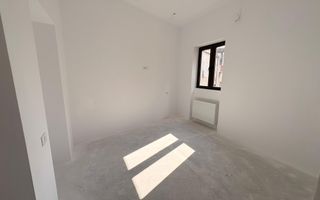 Apartament renovat 3 camere 2 bai 85 mp si pivnita  în zona Central - Poză 1