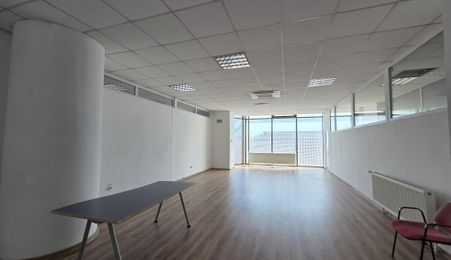 Spatiu de inchiriat birouri si servicii Pitesti - Fratii Golesti