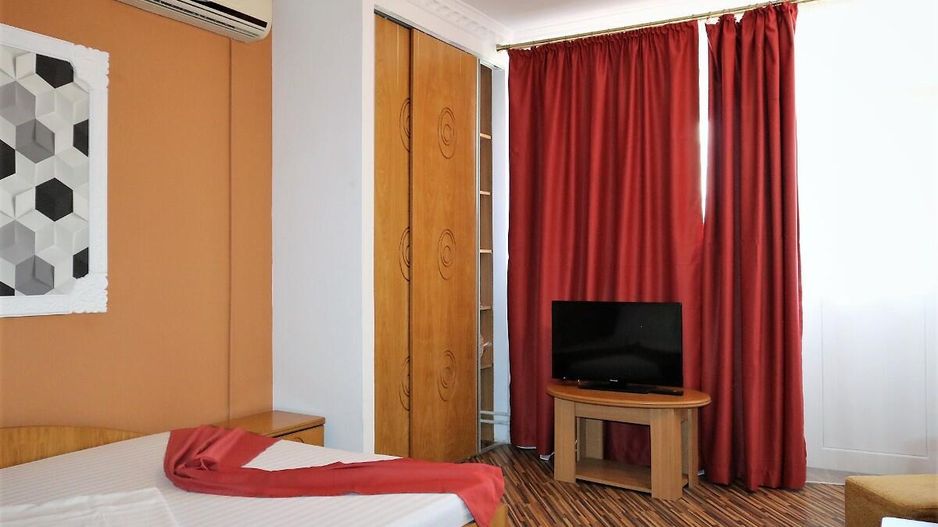 Mamaia Nord - Langa Mare, pensiune la cheie, 11 camere, 9 bai! - Poză 62