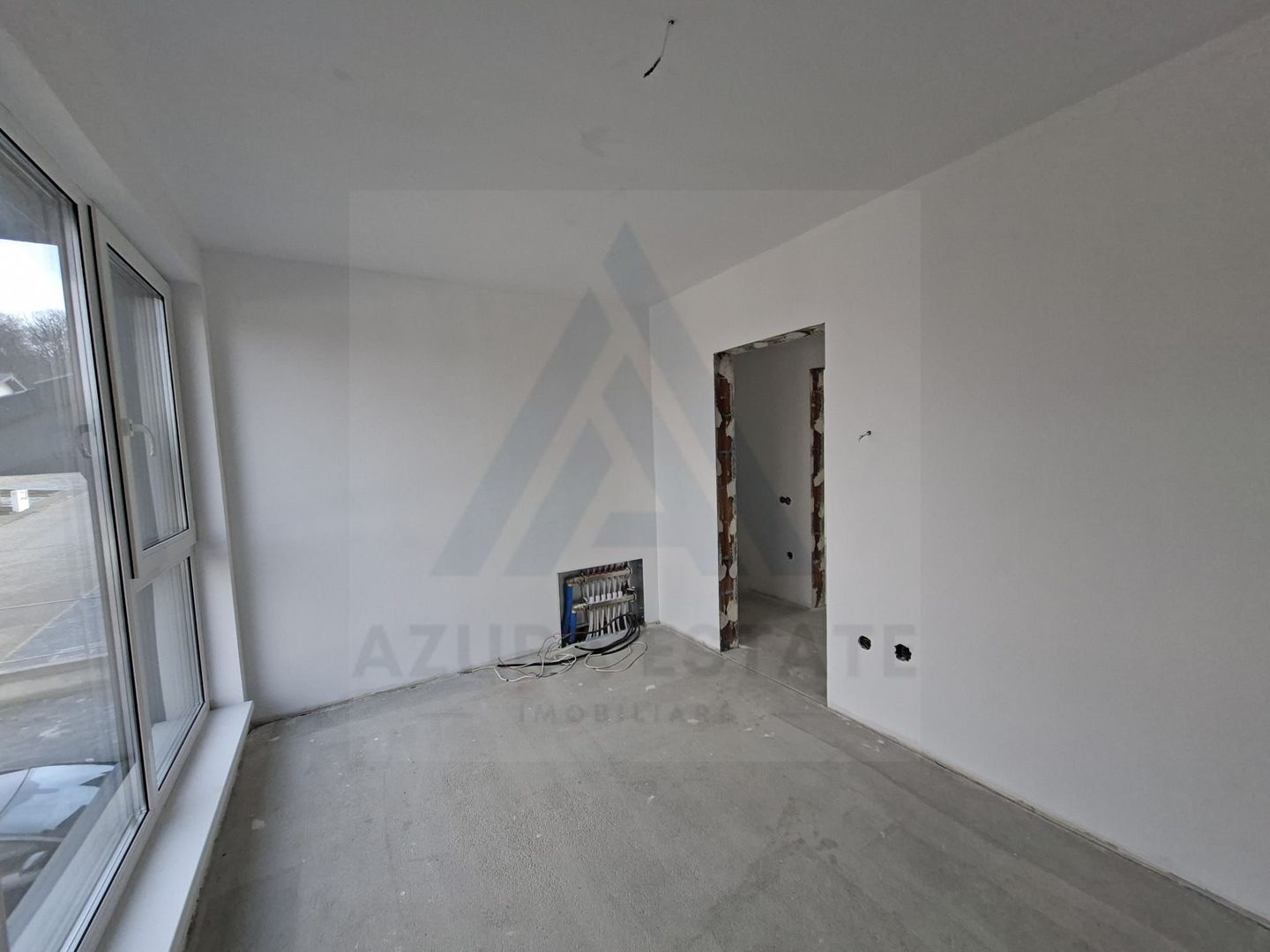 Casa moderna 4 camere 2 bai 3 locuri parcare si pivnita in Cisnadie - Poză 6