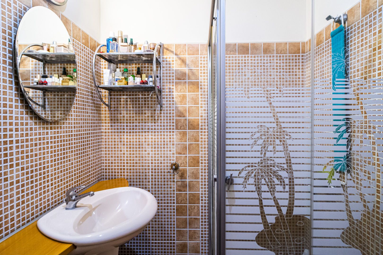 Vatra Luminoasa, bloc caramida reabilitat, parter inalt, renovat, parc - Poză 4