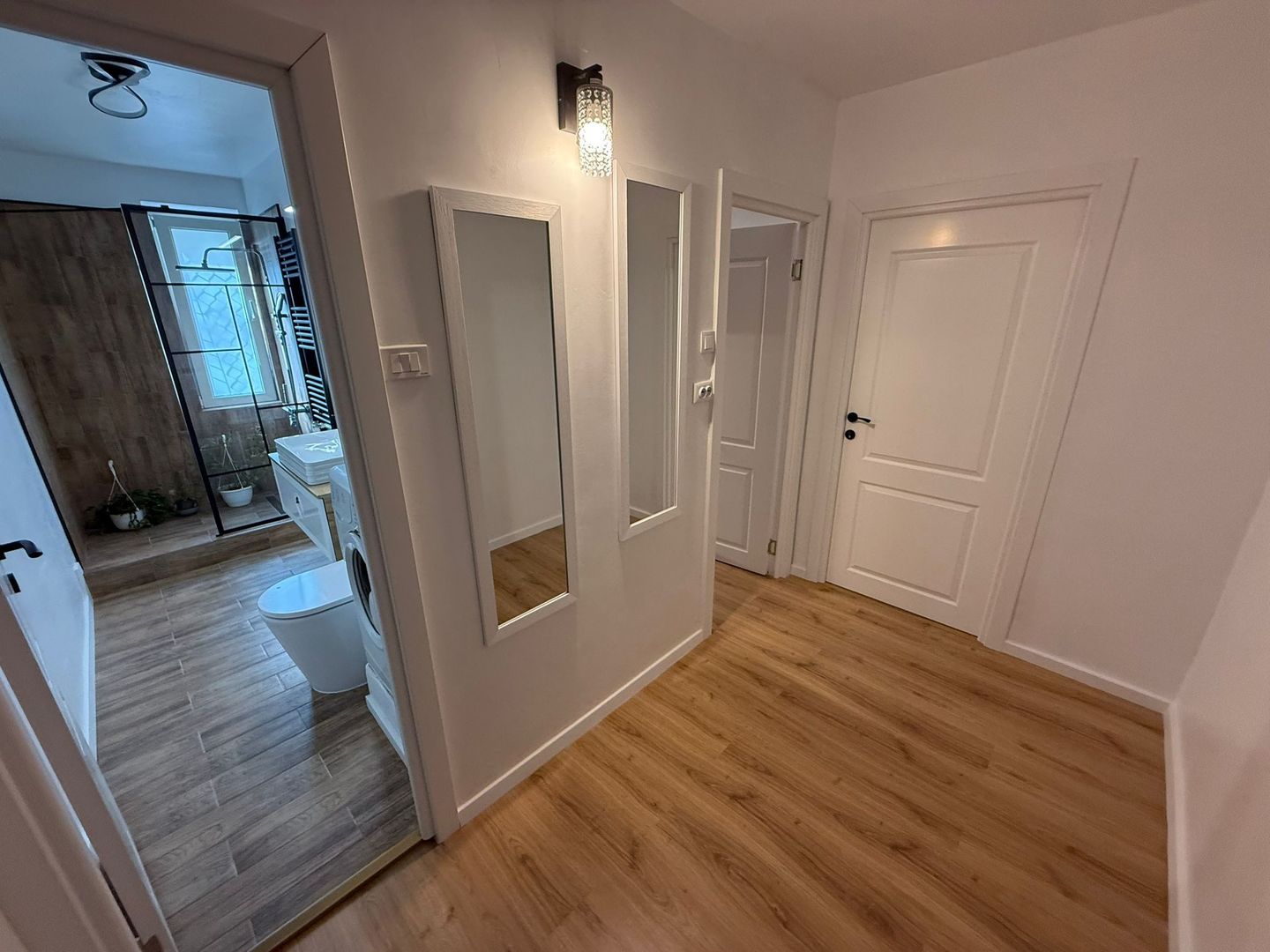 Garsoniera Renovata - Decomandata - Gorjului - Metrou 10 minute - Poză 5