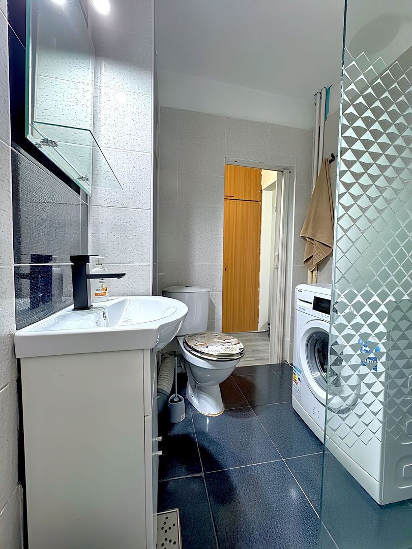 Titan - Costin Georgian Metrou 3 minute Garsoniera Comision 0 - Poză 7