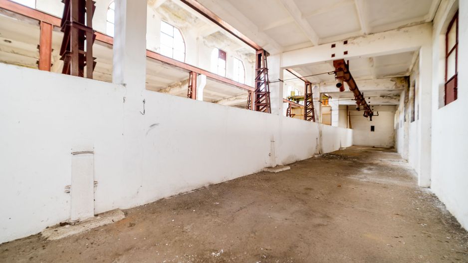 Hală spațioasă în Lipova oportunitate investiție - Poză 3
