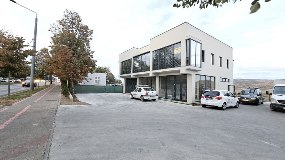 DE ÎNCHIRIAT - Spațiu comercial la parter, 60 mp, zona CARTIER! - Poză 7