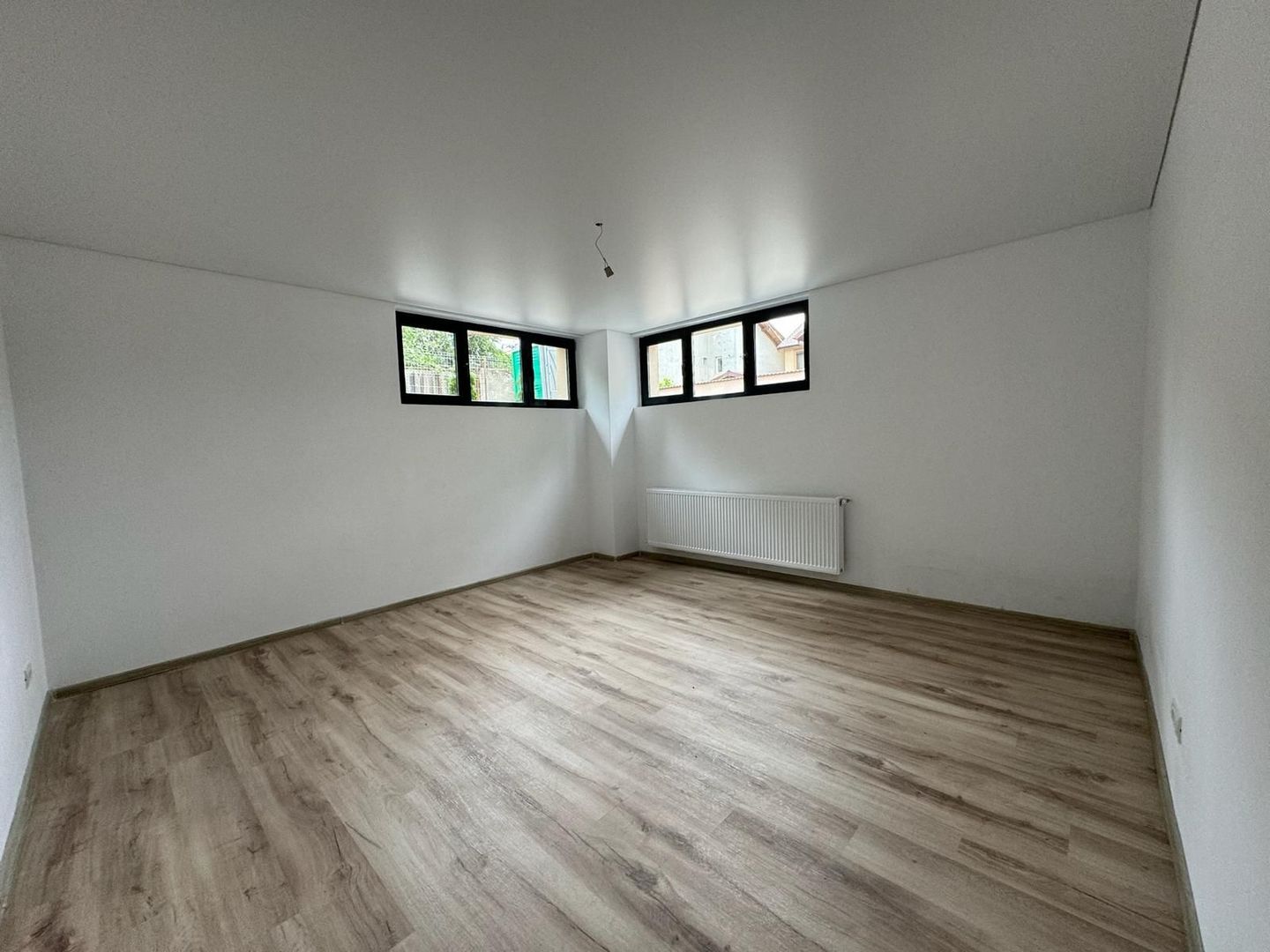 Garsonieră Luminoasa cu Balcon Spațios - Poză 4