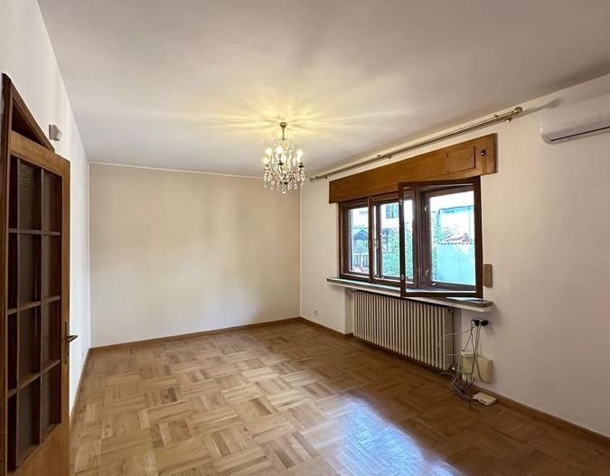 De inchiriat spatiu/ apartamnet 3 camere pe strada Roma - Poză 4