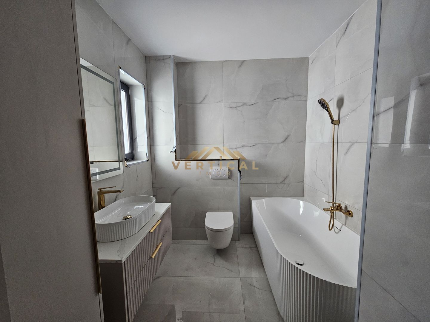 Vila 4 camere in centrul comunei Berceni - Poză 11