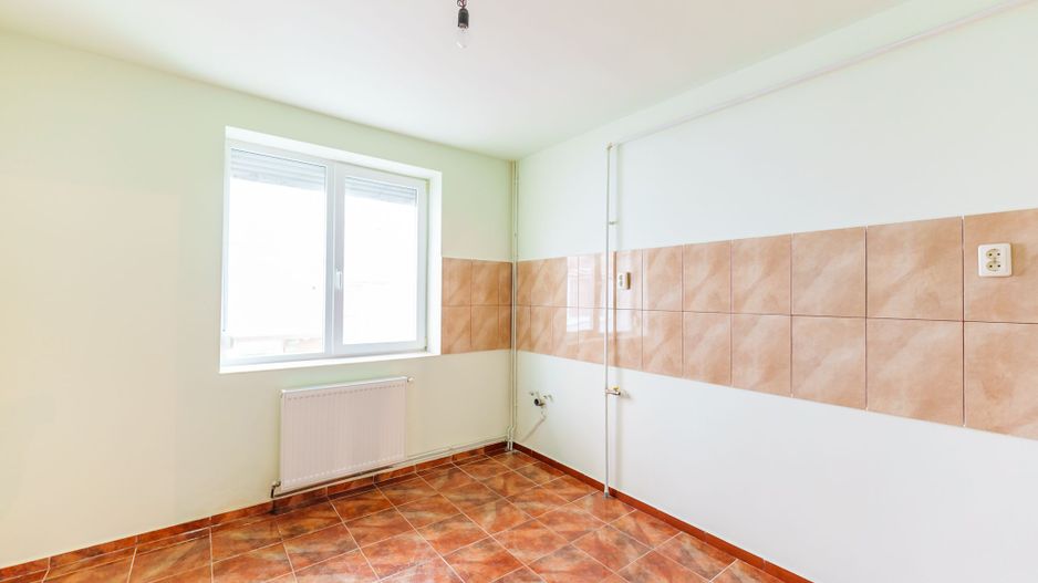 VÂNDUT! Casă cu destinații multiple în cartierul Aurel Vlaicu - Poză 5