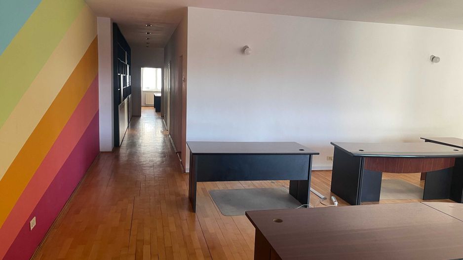 Apartament in vila de inchiriat - pretabil zona birou - Poză 1