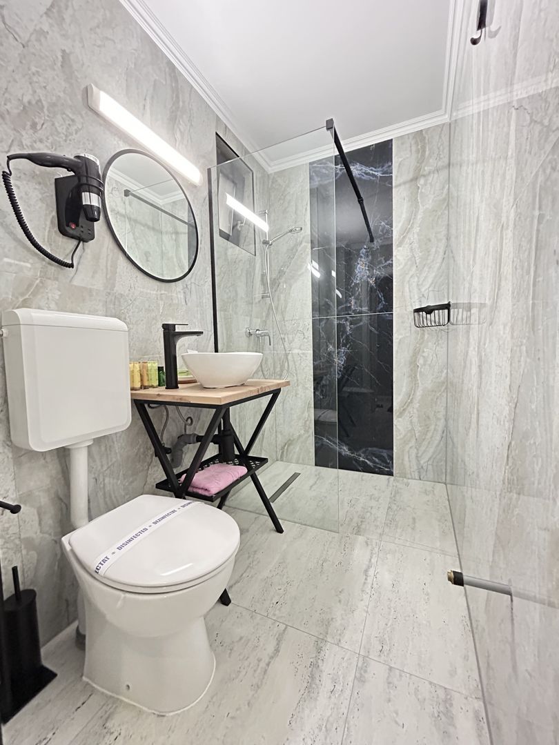 Pensiune Casa Eva Statiunea 2 Mai - 12 camere - teren 600 mp - Poză 16