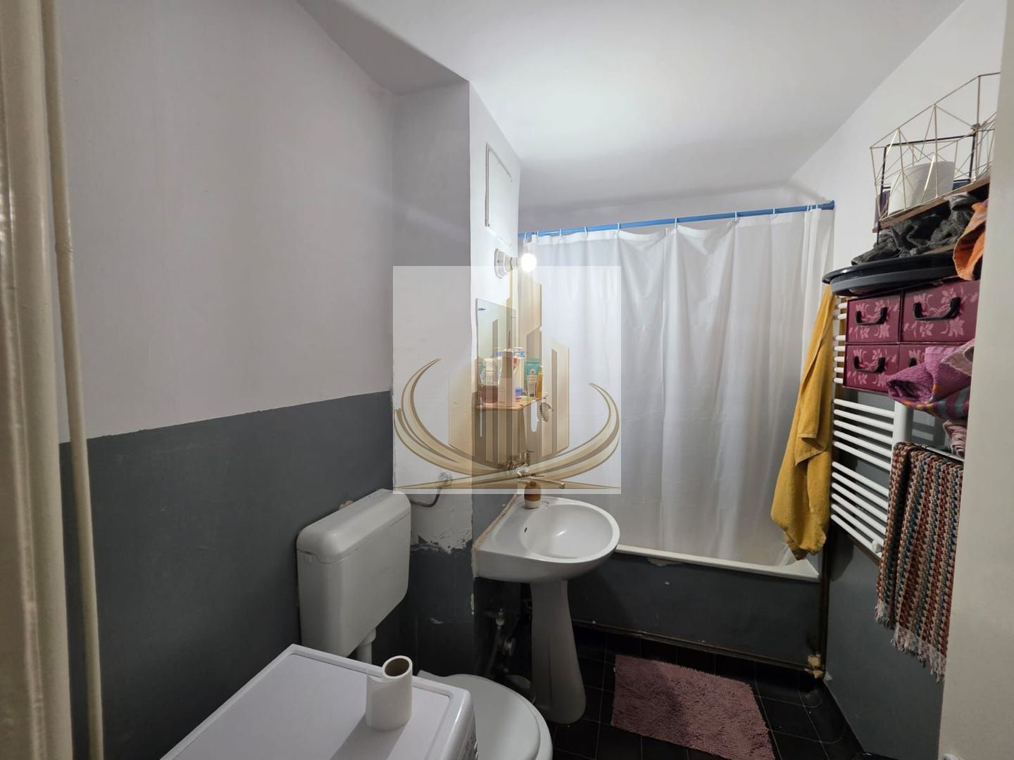 Apartament spațios cu 2 camere, și centrală proprie, Bucovina - Poză 8