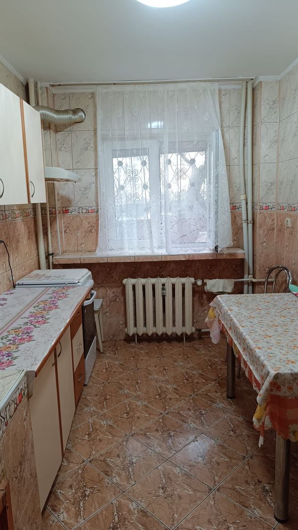 Apartament 2 camere decomandat bloc 1980 langa metrou Gorjului - Poză 7