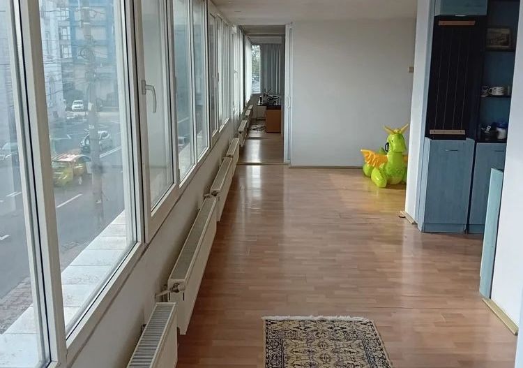 Apartament 4 camere | Zona Port | Vedere directă la Dunăre - Poză 2