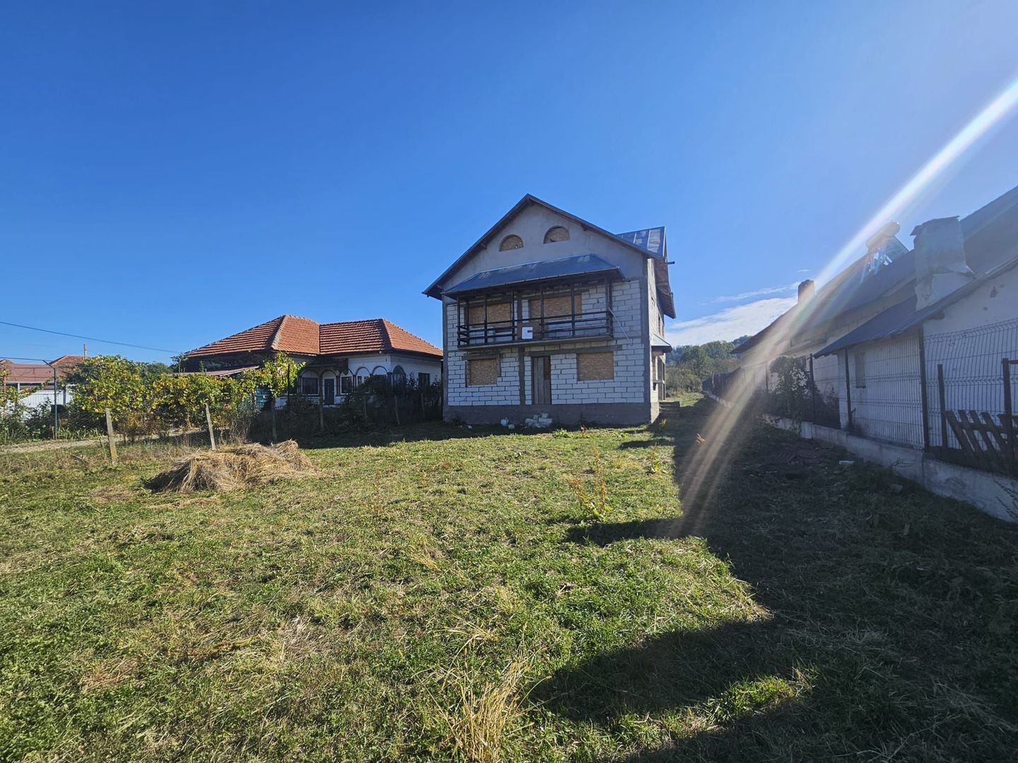Casă P+1 la roșu, teren 2.600 mp – DN73, Mihaești - Poză 10