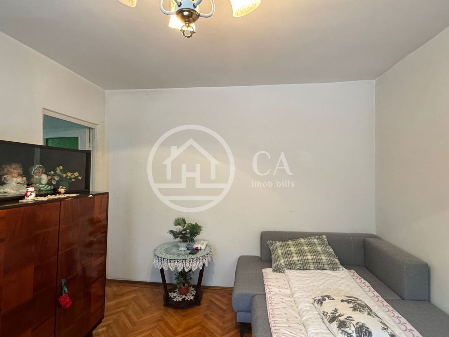 Apartament cu 3 camere de vanzare Str. Seleusului Zona Velenta,Oradea - Poză 4