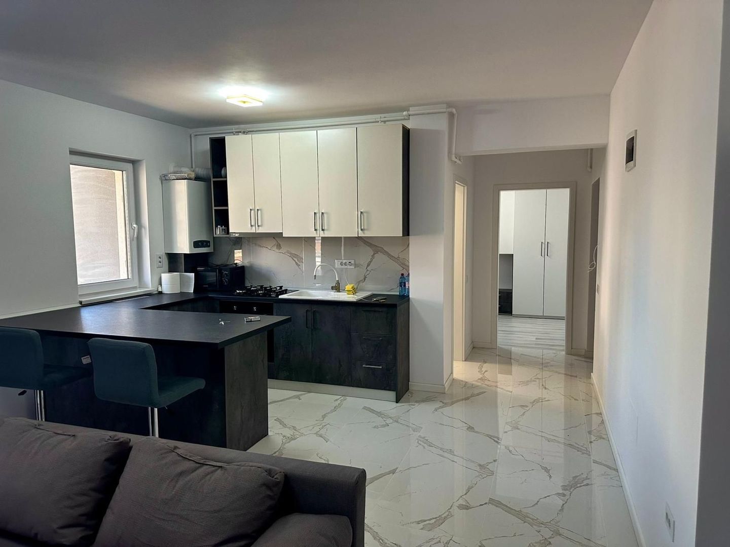 AP.2 CAMERE- MIRAL RESIDENCE, CENTRALA, PARCARE INCLUSA, MODERN - Poză 4