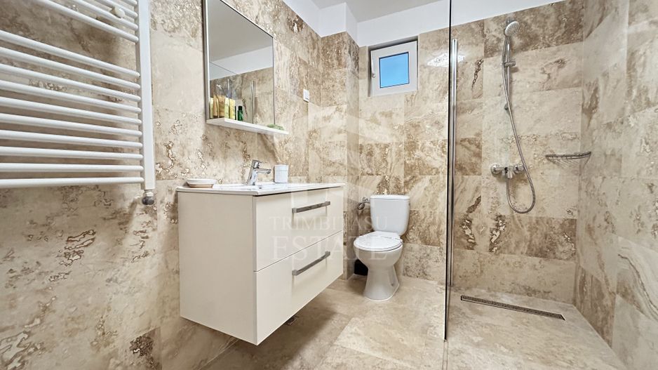 Pensiune Casa Eva Statiunea 2 Mai - 12 camere - teren 600 mp - Poză 7