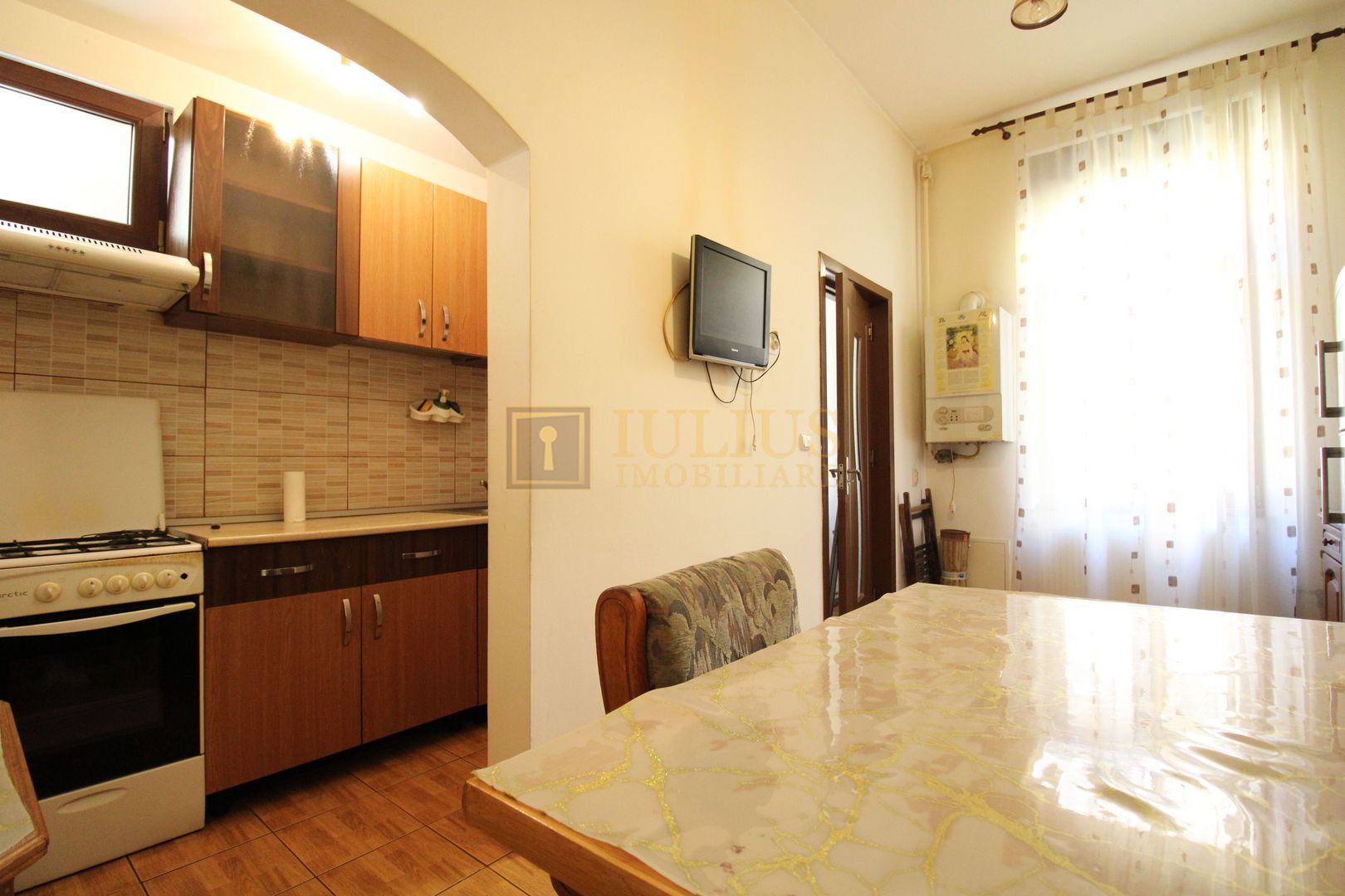 Spatios, 3 camere, centrala proprie, curte interioara - Poză 18