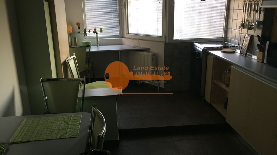 Vanzare 3 camere Vacaresti ( bloc 1985-aproape de metrou ) - Poză 8