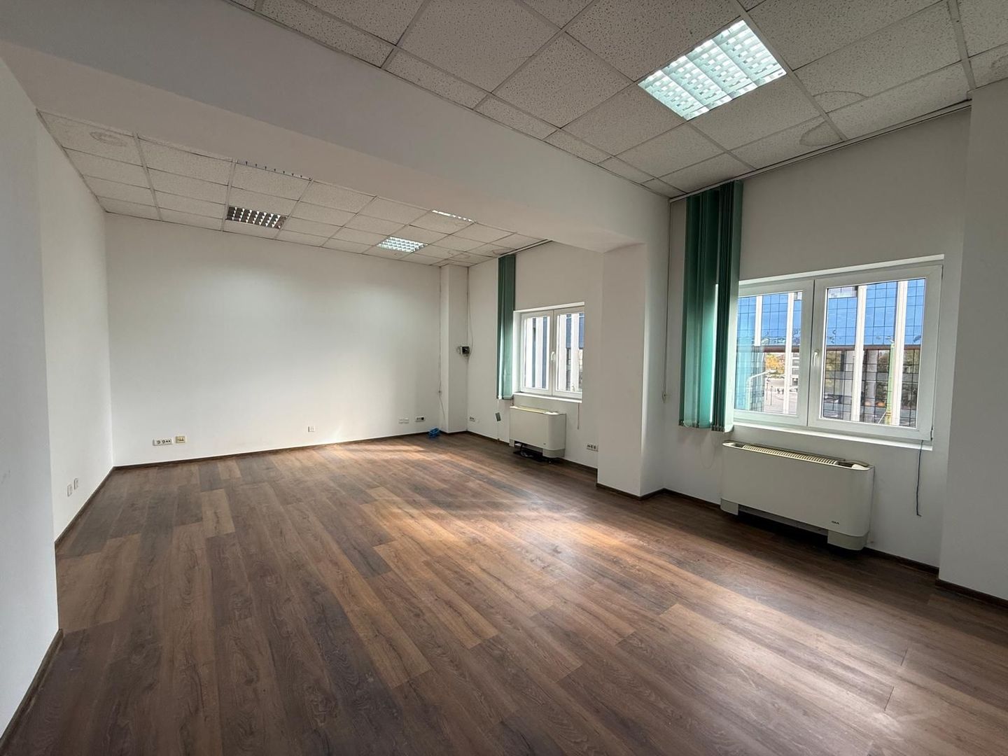 Spații de birouri, lângă ISHO ,vizibilitate excelent - Poză 5