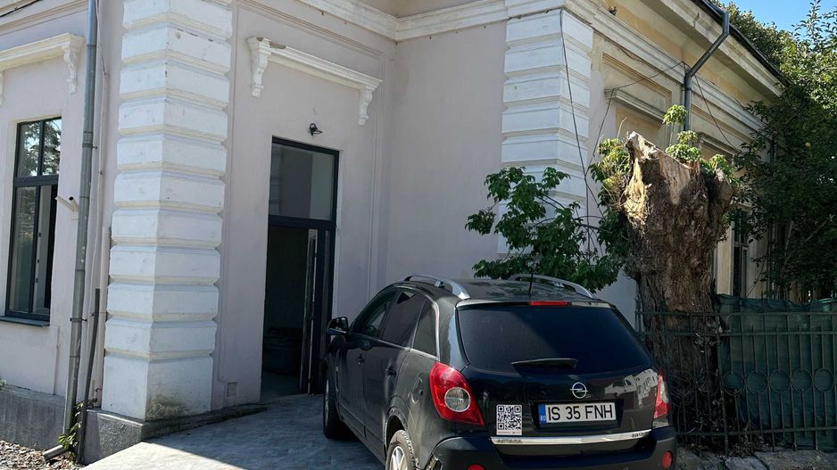 Persoana fizica !! vand casa Centru  !! 1160 Mp !! rate !! - Poză 8