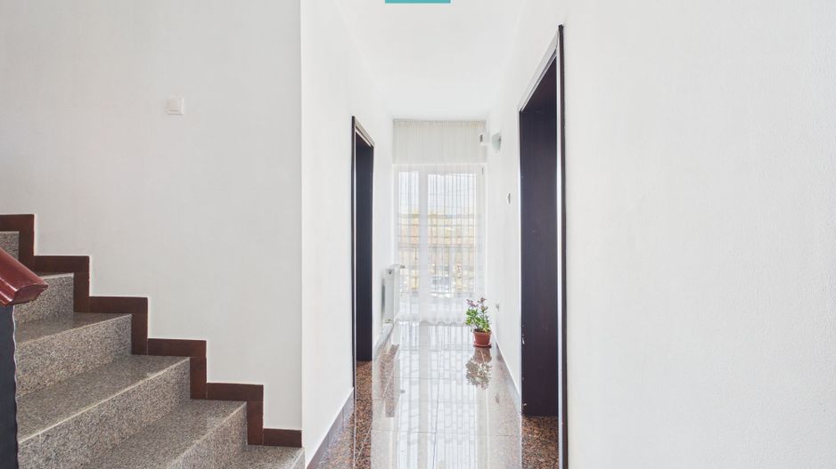 Casă individuală 8 camere - Dudeștii Noi - Poză 19